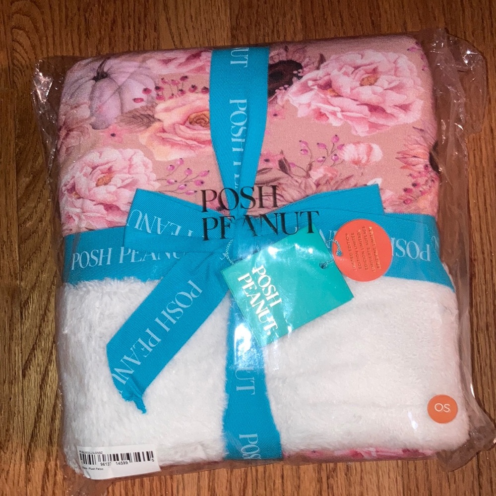 New Posh Peanut Liliana Plush Patoo